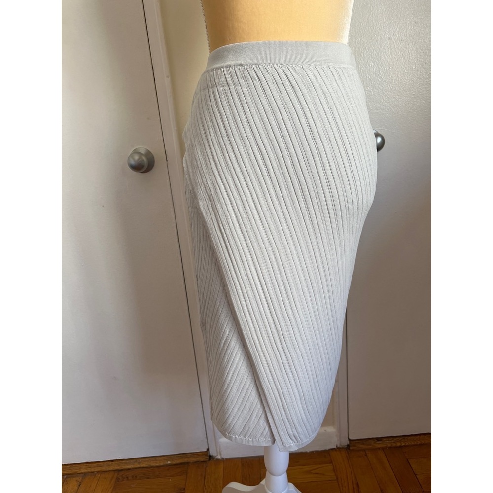 DKNY wool skirt. Dove grey, stretchy.